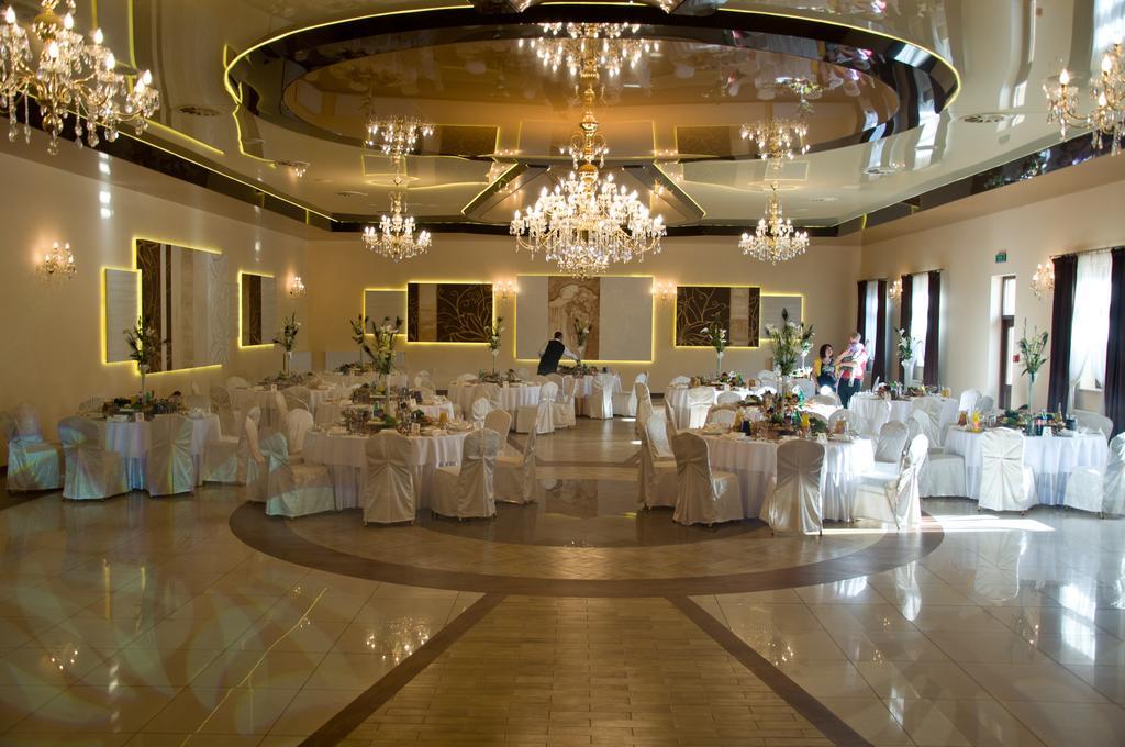 Hotel Diament - Zajazd u Przemka Zgierz Zewnętrze zdjęcie